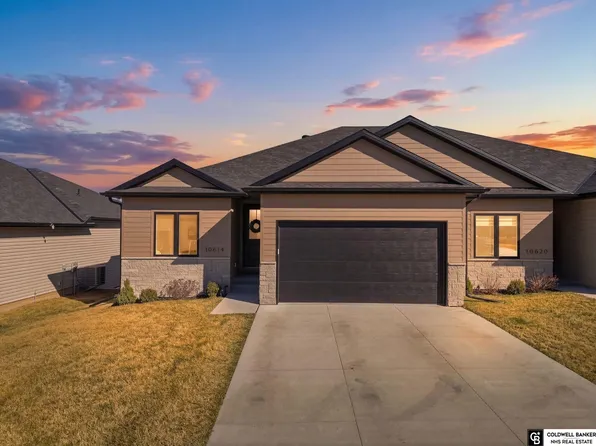 10614 Majestic Ln, Lincoln, NE 68527
