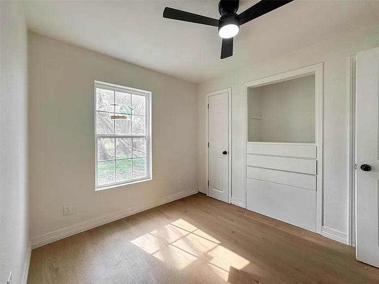 411 Avenue A #1 — Photo 3