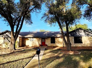 2000 Donna Dr, Taylor, TX 76574