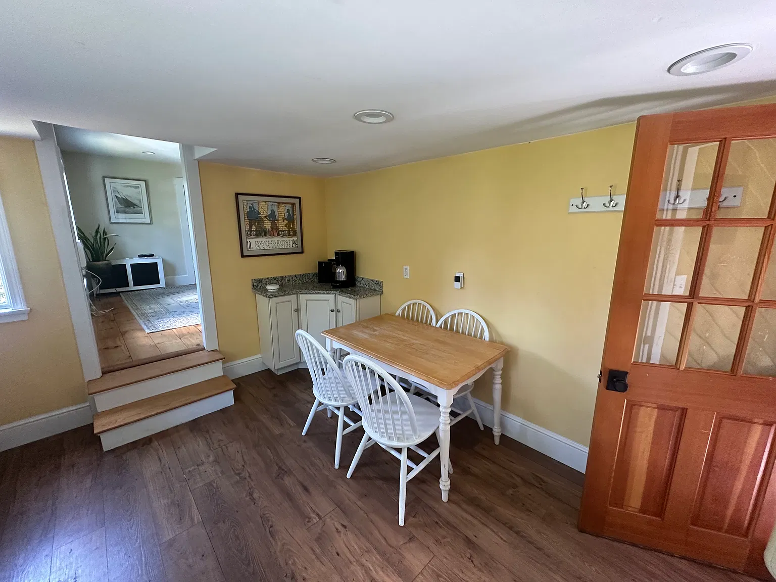 3 bed, 1.5 bath, 1400 sqft, $3,300 — Photo 4