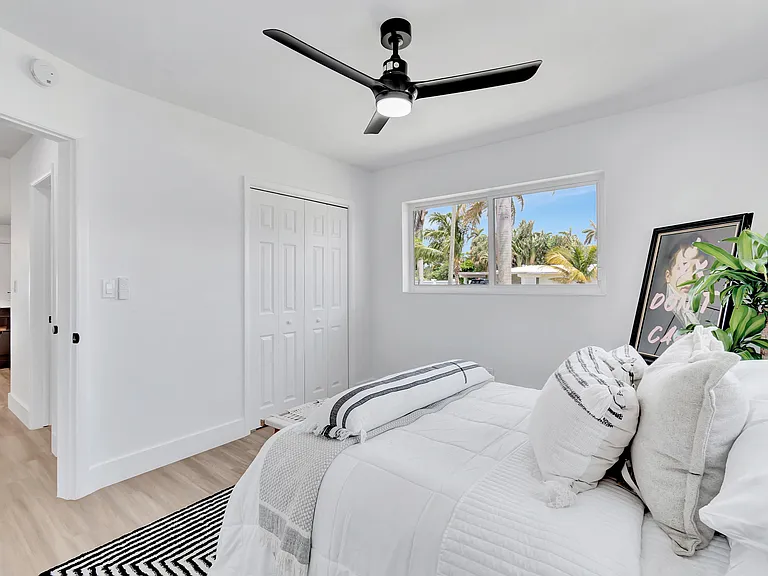 620 Las Palmas Park — Photo 17