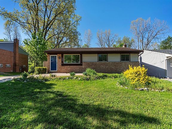 4th image of 348 Larkspur St