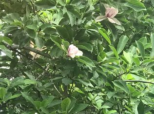 20 Hampton Rd, Great Neck, NY 11020