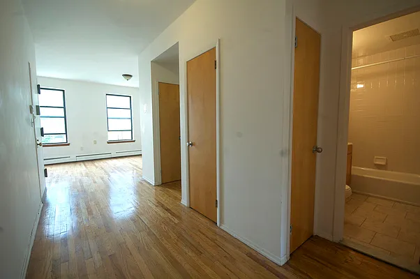 Rented by Link NY Realty | media 42