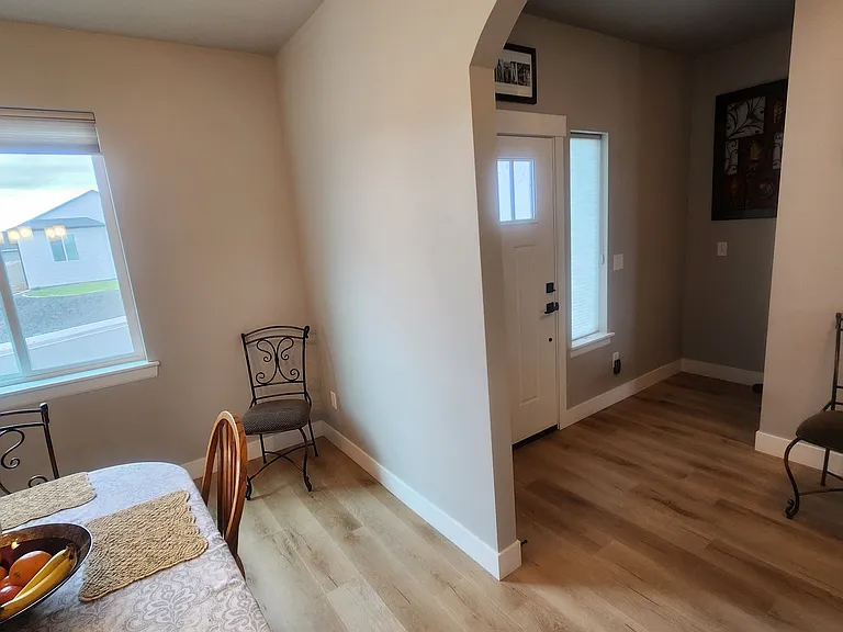 209 Rainier Dr — Photo 12