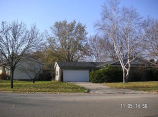 746 Nottingham Ln, Crystal Lake, IL 60014