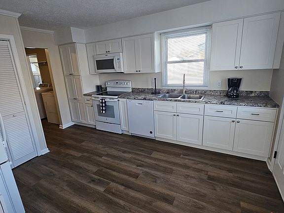 4th image of 626 Northfield Dr
