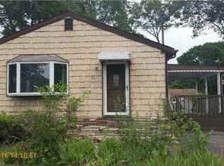 153 N 27th St, Wheatley Heights, NY 11798