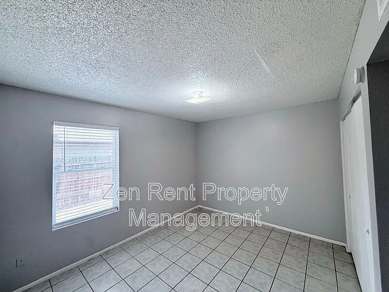44 S Williams St #15 — Photo 10