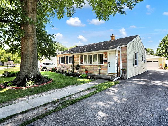 3rd image of 504 E Douglas Dr