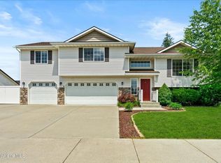 9051 N Fitzue Dr, Hayden Lake, ID 83835