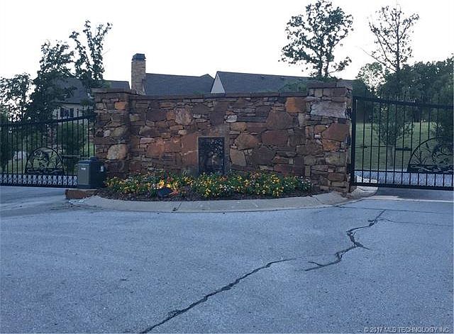 1st image of 507 E Lakeview Dr