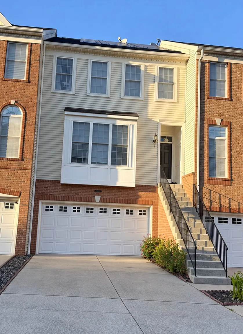 3 bed, 2.5 bath, 2301 sqft, $3,300 — Photo 1