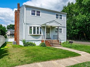 41 Canal St, Sayreville, NJ 08872