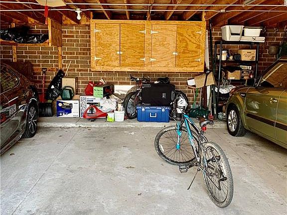 5th image of 4310 Hyde Park Unit 1