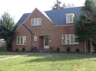 817 Saint Christophers Rd, Richmond, VA 23226