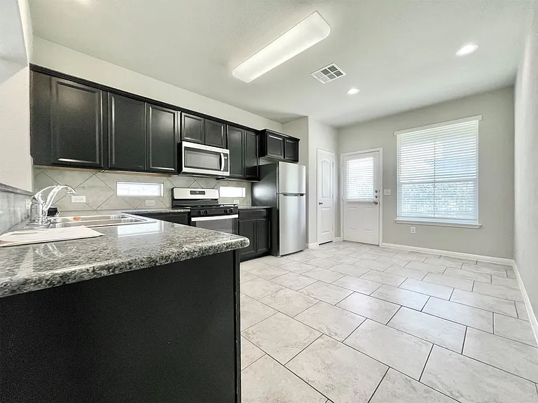 407 Rhetoric Way — Photo 10