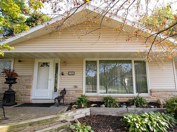 3rd image of 2705 JELINEK AVENUE