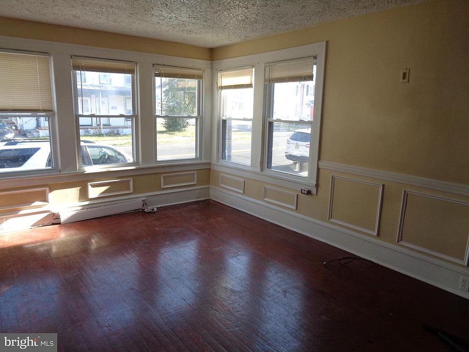 2nd image of 321 E Main St
