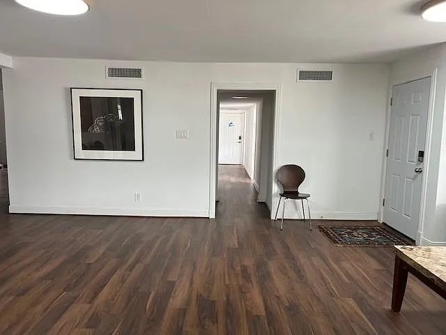5106 Center St — Photo 8