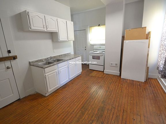 3rd image of 4212 Kirby Ave #4212