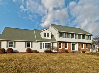 4 Wellington Court Dr, Danbury, CT 06811