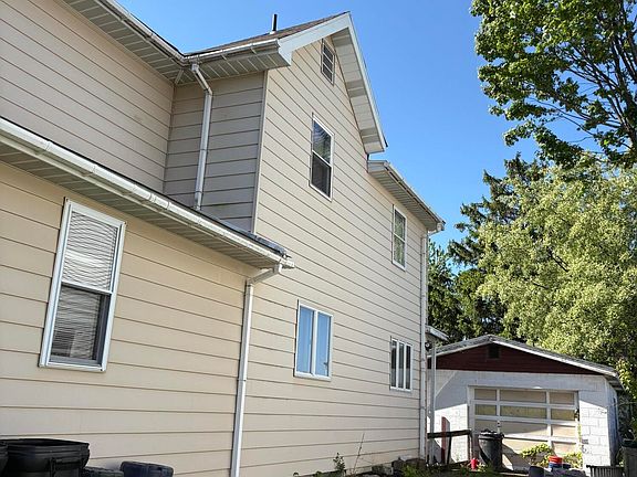 2nd image of 728 Throop St