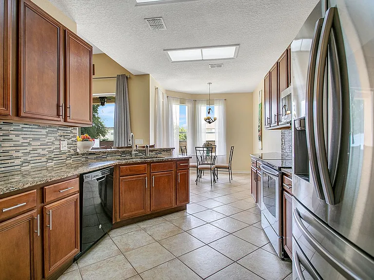 442 Home Grove Dr — Photo 8