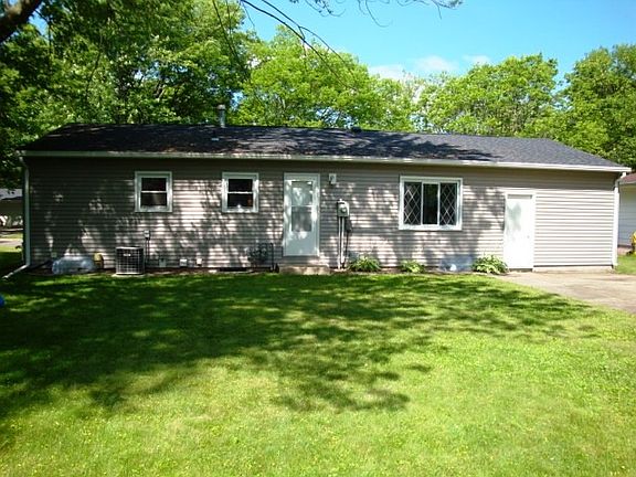 3rd image of 715 Southview Dr SW