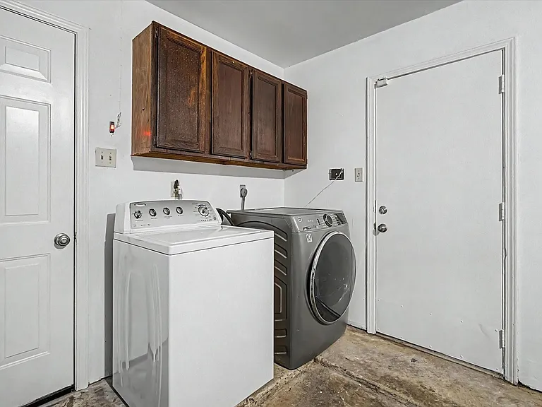 7315 Foxside Ln — Photo 34