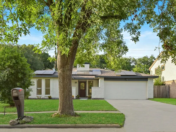 2322 Aprilmont Dr, Sugar Land, TX 77498