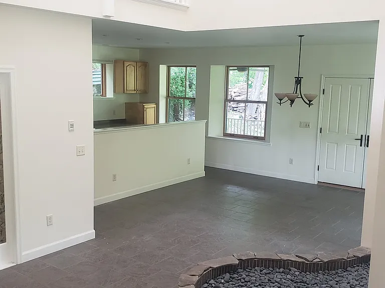 312 Washington St — Photo 4