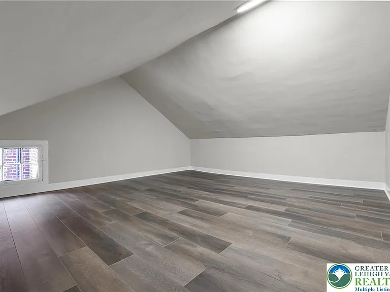 265-267 E Bertsch St #5 — Photo 6