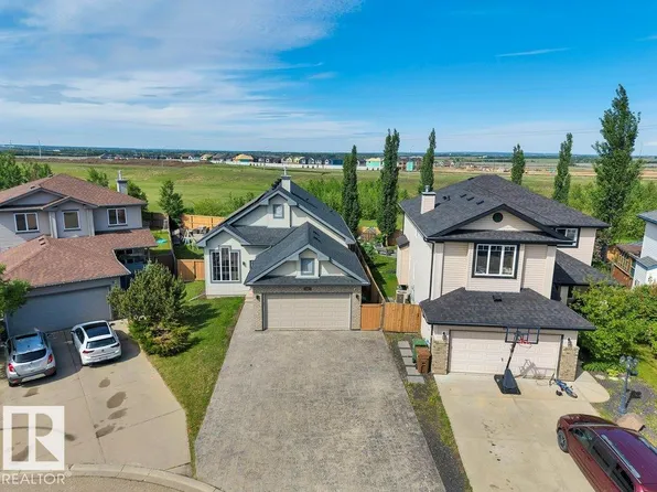 62 Naples Way, Saint Albert, AB T8N 7G1