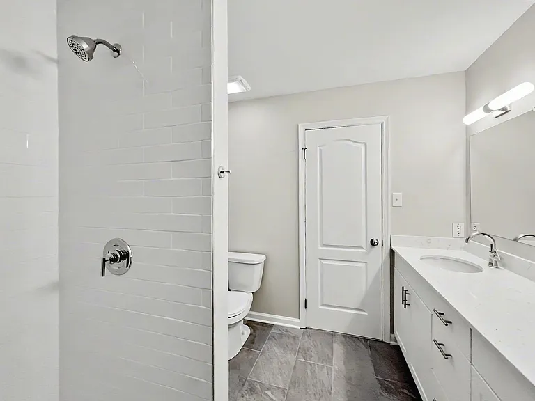 514-536 Crooked Ln — Photo 25