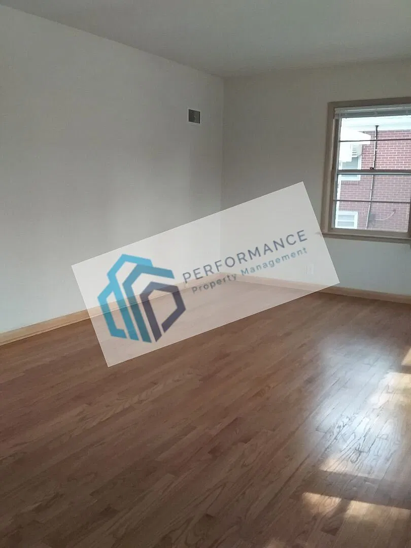 Cute, well maintained, brick duplex in South Central Lincoln — Photo 2
