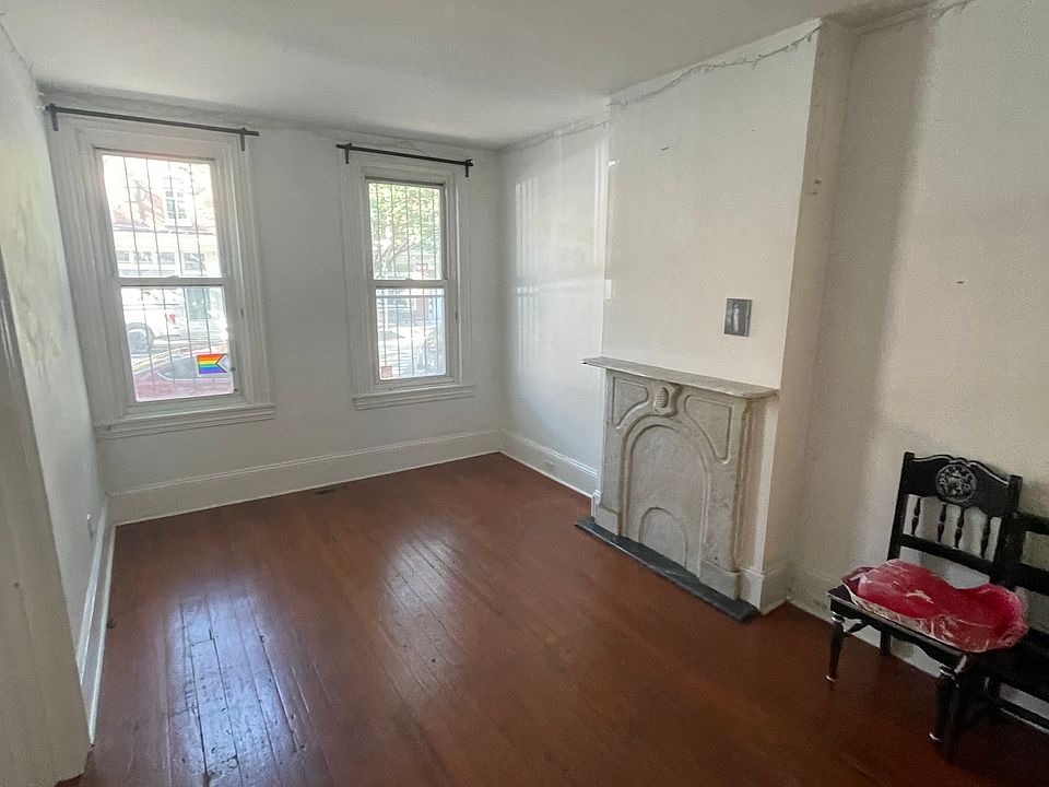 Fat floor living room