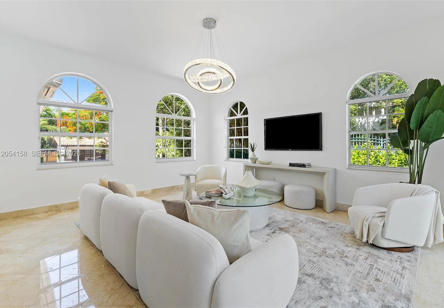 5 bed, 4.5 bath, 4003 sqft, $17,500 — Photo 1