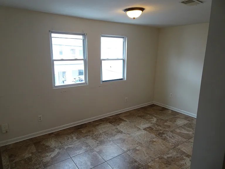 1165 Abbey Pl NE — Photo 7