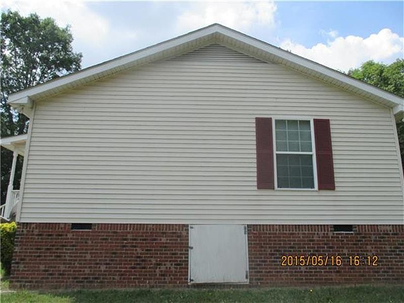2nd image of 1132 Wylie Rd