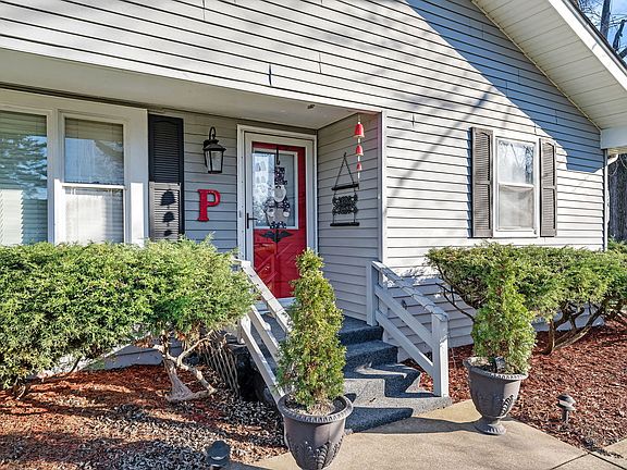 3rd image of 12781 S Loveland St