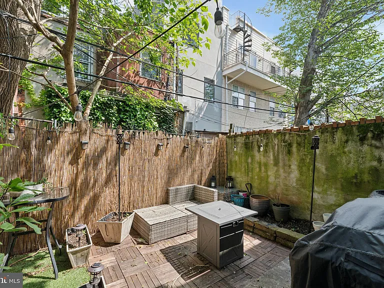 1833 Reed St — Photo 15
