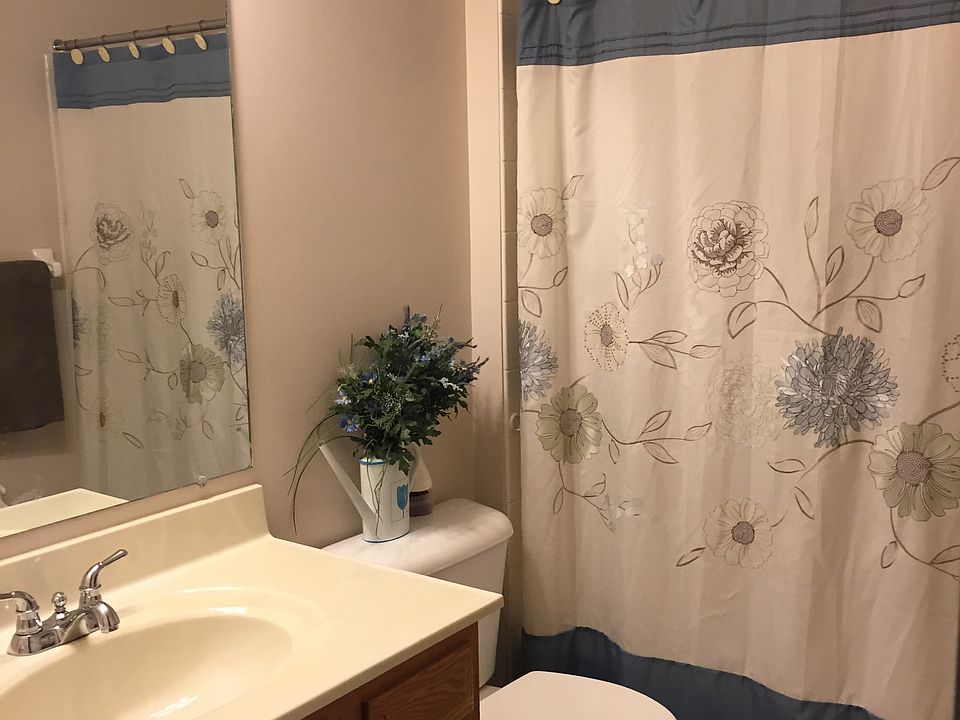 Full bath 1