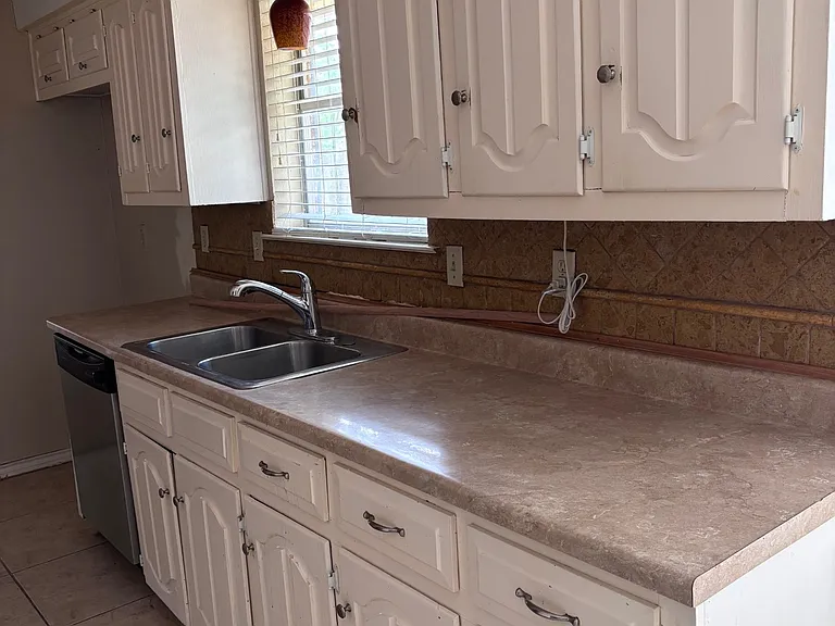 3764 Kiest Valley Pkwy — Photo 6
