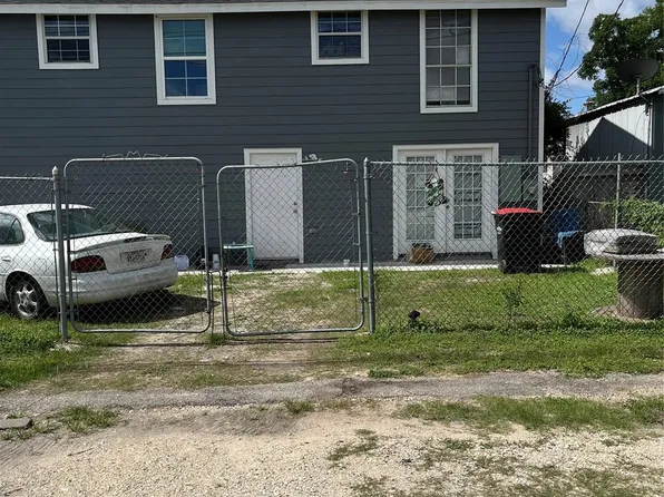 1104 Beacon St, Houston, TX 77015