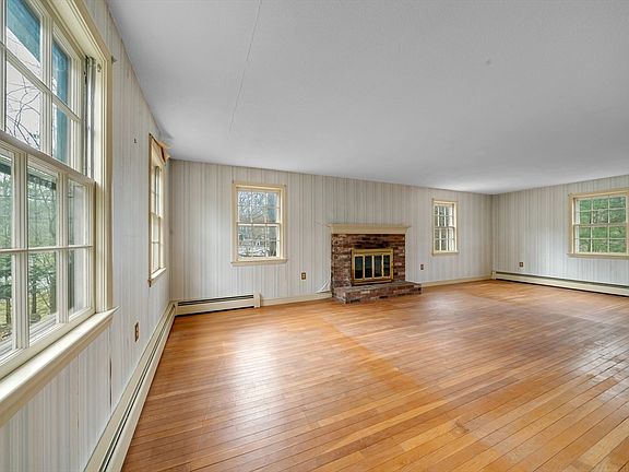 2nd image of 449 Summer St