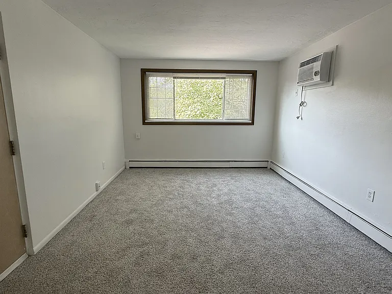 1340 Kenilworth Ave #302 — Photo 5