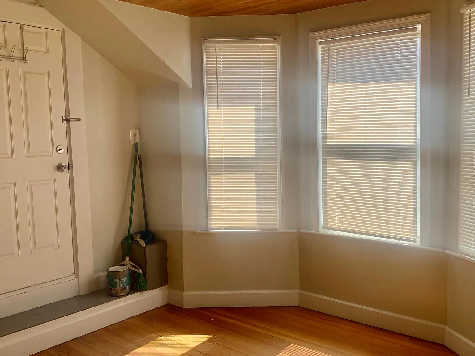 204 Newell Ave — Photo 4