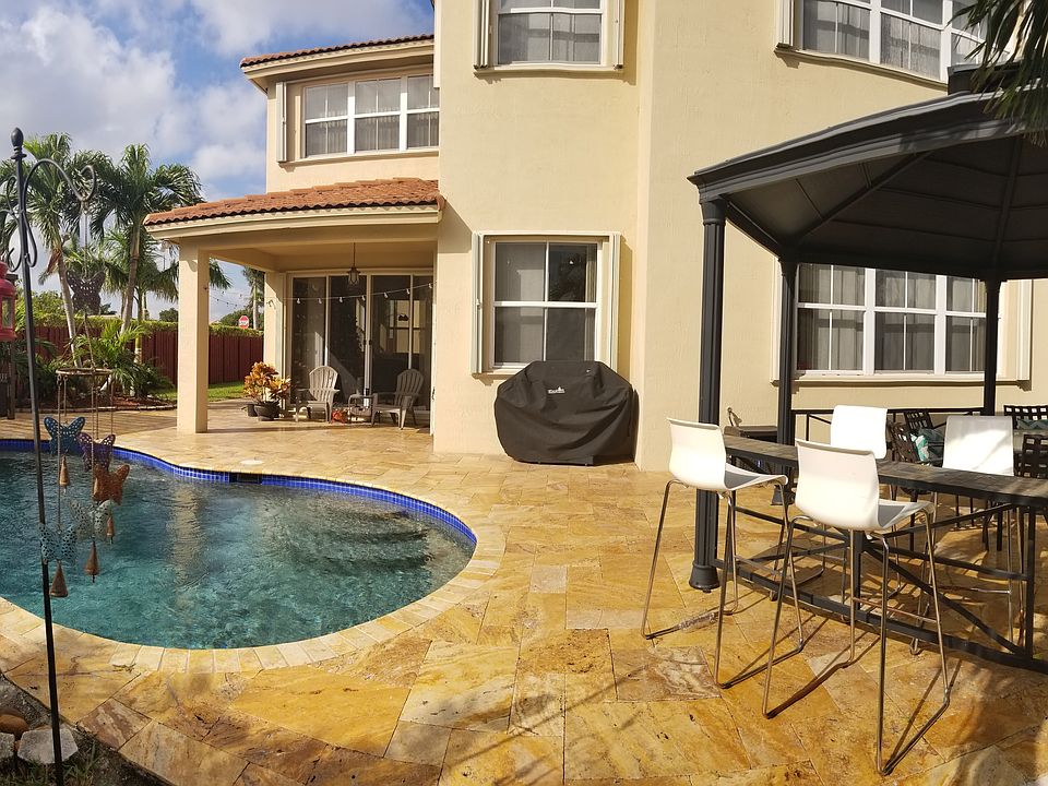 1st image of 8463 NW 115th Ct