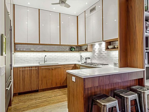 5th image of 112 E 19th St #3R